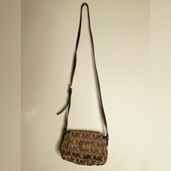 Michael Kors Purse - Picture 1 of 4